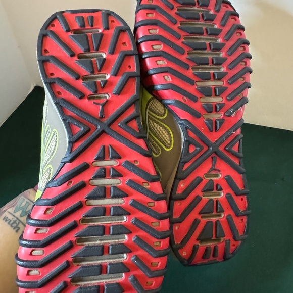 NWOT Women’s PUMA Fells Trail Running Shoes Khaki -Fossil-Sunny Lime Size 7 - Picture 7 of 13